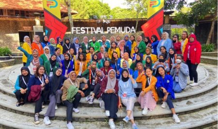 Mahasiswi Prodi Bahasa dan Sastra Arab Menjadi Salah Satu Delegasi Sumatera Barat pada Festival Pemuda 2022 di Surabaya