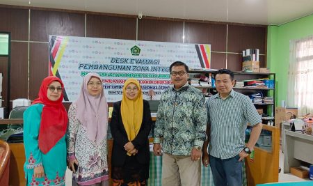 Tim Sosialisasi FAH Kunjungi Ponpes Sumatera Thawalib Parabek dan MAN 1 Bukittinggi
