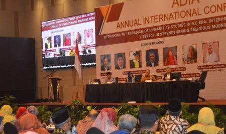 Langsungkan Sesi International Conference, FAH Hadirkan Pembicara dari Belanda, Sudan, dan Malaysia
